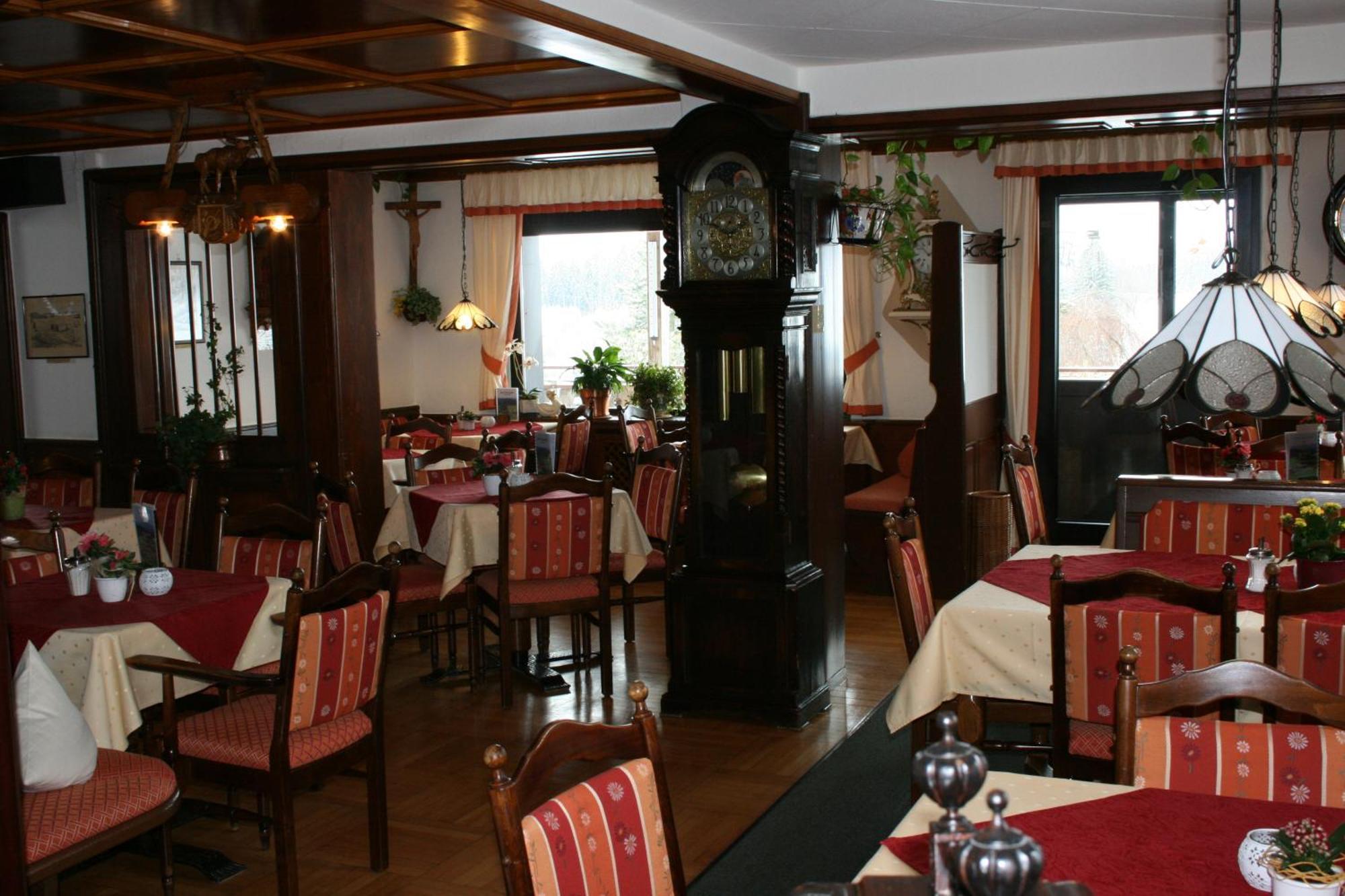 Cafe-Pension Feldbergblick ティティゼー・ノイシュタット エクステリア 写真